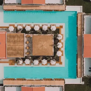 酒店 The Pearl, 厄吕代尼兹
